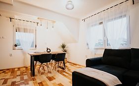 Doux Apartman House